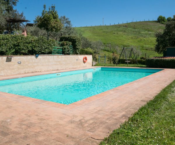 podere-le-maggiane_gallery-piscina-1